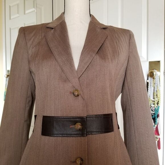 VIA SPIGA SUIT W/ FAUX LEATHER TRIM - Picture 6 of 8